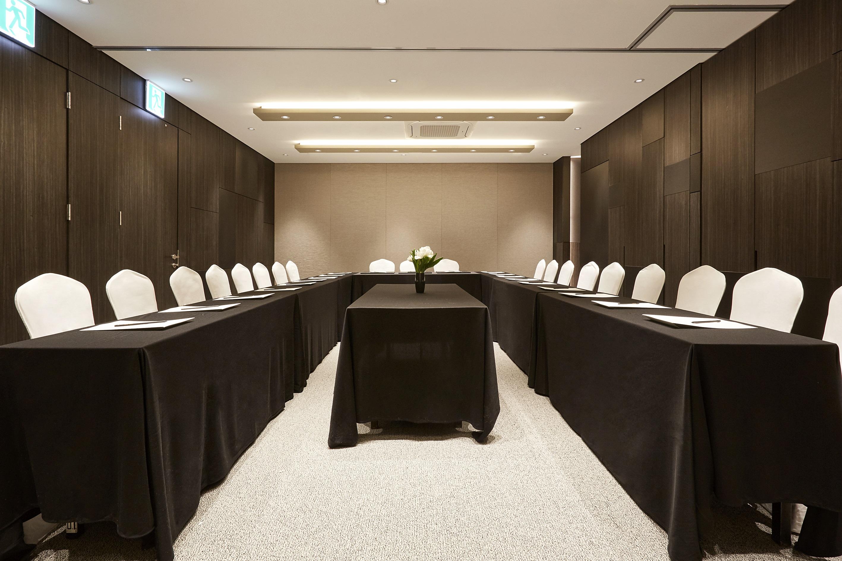 Nine Tree By Parnas Seoul Myeongdong 2 Hotel 4*