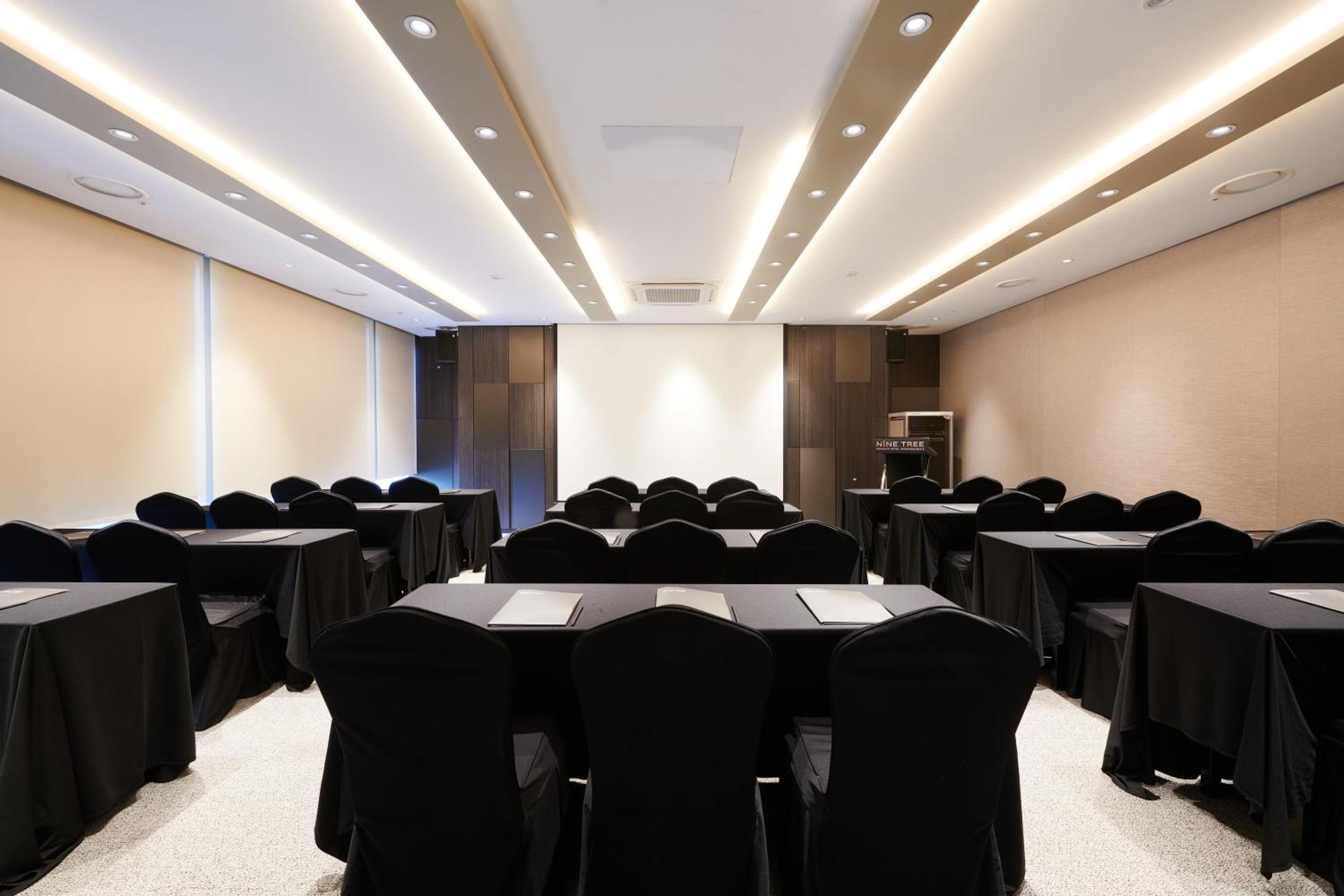 Nine Tree By Parnas Seoul Myeongdong 2 4* Seoul