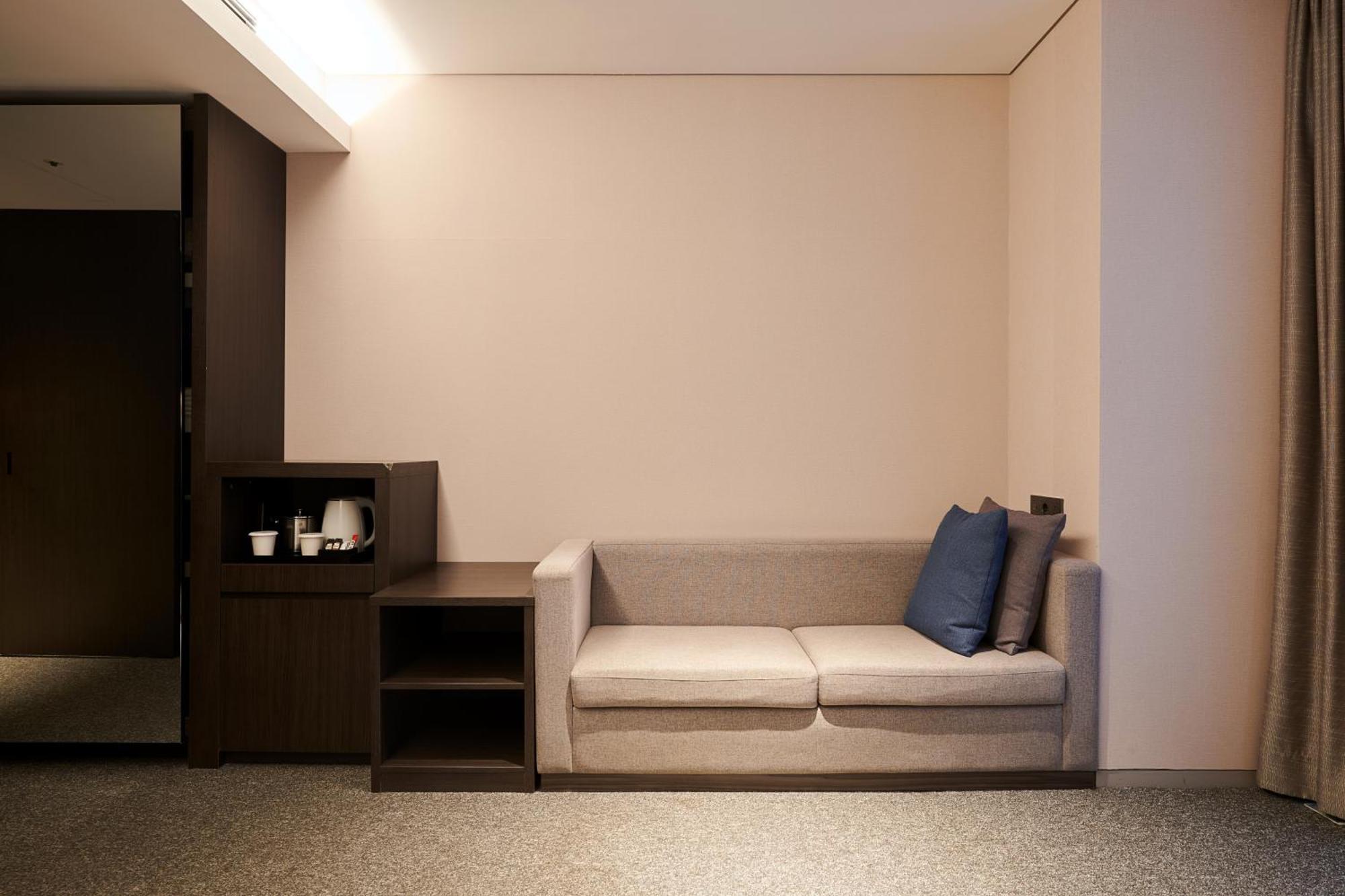 Nine Tree By Parnas Seoul Myeongdong 2 Hotel 4*